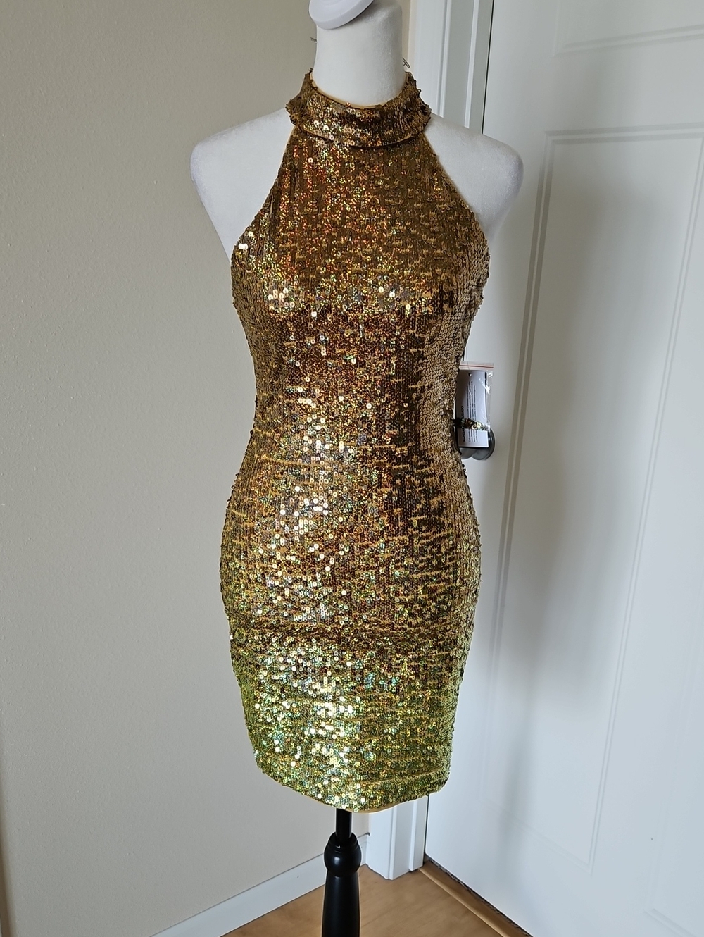 Size XS or 0 to 2 gold and green sequin highneck collar sequin gradient cocktail